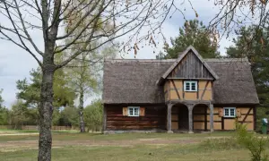 Skansen na Kaszubach: Wdzydze czy Szymbark? Wybierz idealny!