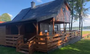 Domek nad jeziorem Narie? Wybierz idealny i zaplanuj urlop!