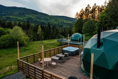 Hotele nad jeziorami w łódzkiem: TOP miejsca na relaks i SPA?