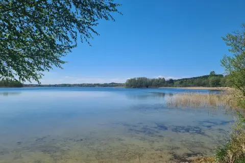 Działka nad jeziorem Pomorskie: kupuj mądrze! Uniknij pułapek.