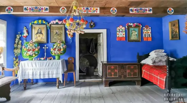 Skansen w Maurzycach: Twój kompletny przewodnik po sercu folkloru