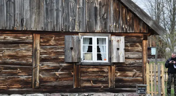 Skansen Wdzydze Kiszewskie: Planujesz wizytę? Kompletny przewodnik