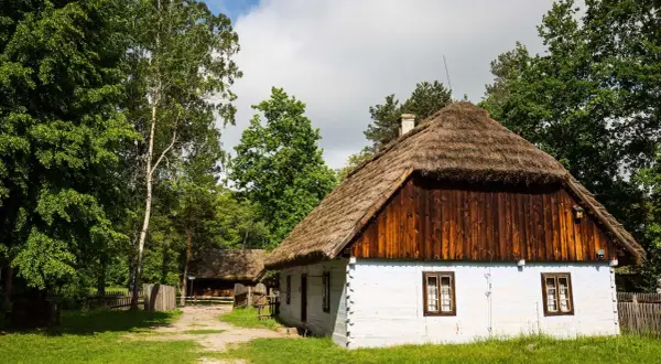 Muzeum Wsi Radomskiej: Odkryj skansen! Ceny, atrakcje, dojazd