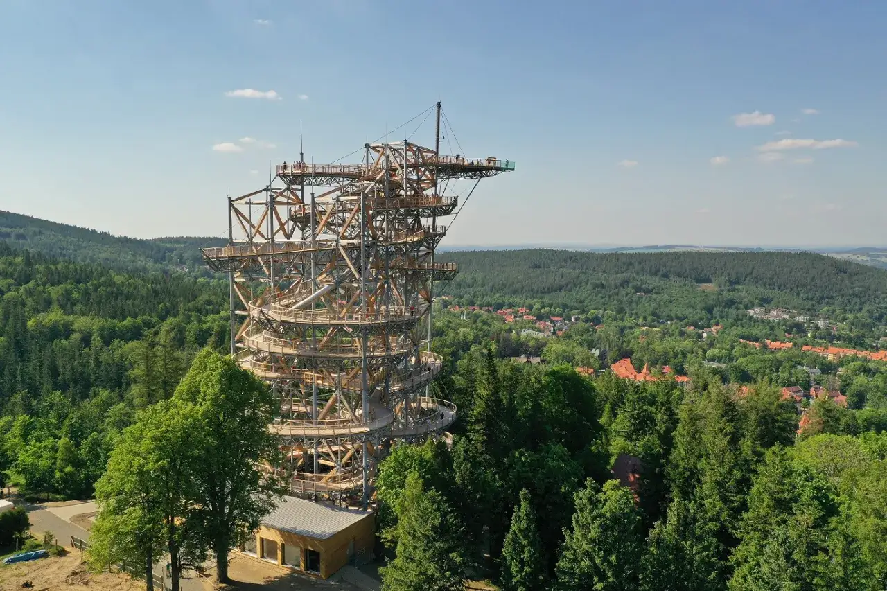 Sky Walk Świerad&oacute;w-Zdr&oacute;j wieża widokowa