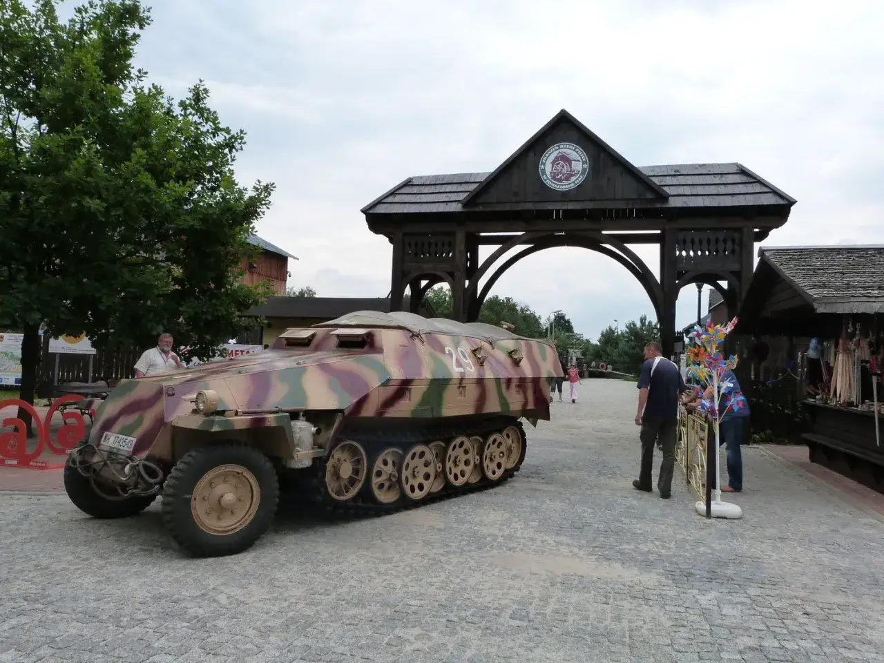 Zdjęcie ciągnika Lufcik w Skansenie Rzeki Pilicy