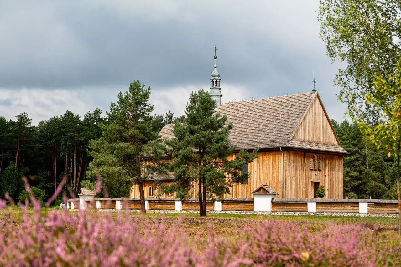 Skansen Cholerzyn kości&oacute;ł z Ryczowa